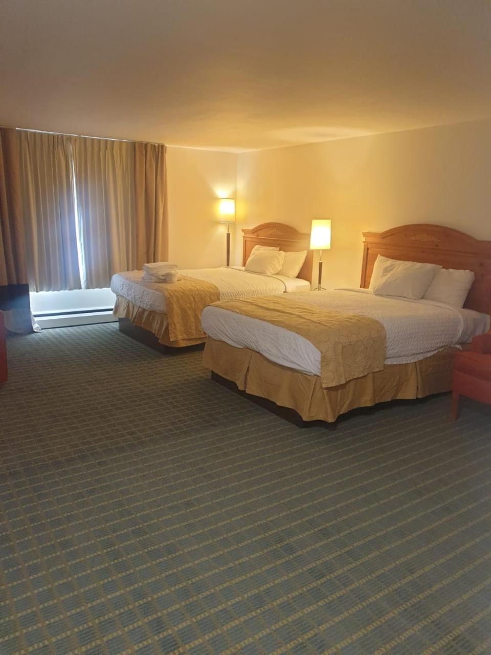 Town & Country Inn Seekonk Exterior photo